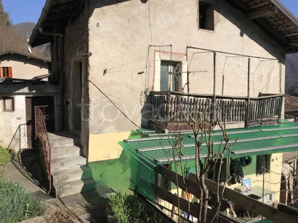 casa indipendente in vendita a Lavenone