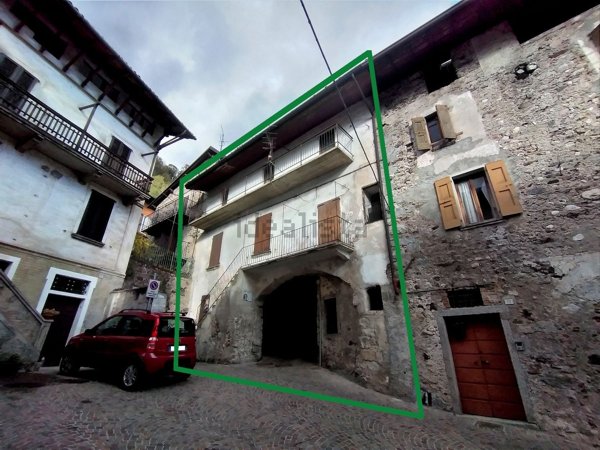 casa indipendente in vendita a Lavenone