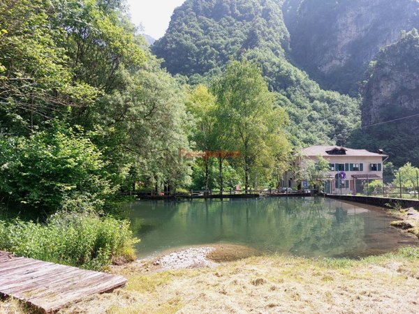 casa indipendente in vendita a Lavenone