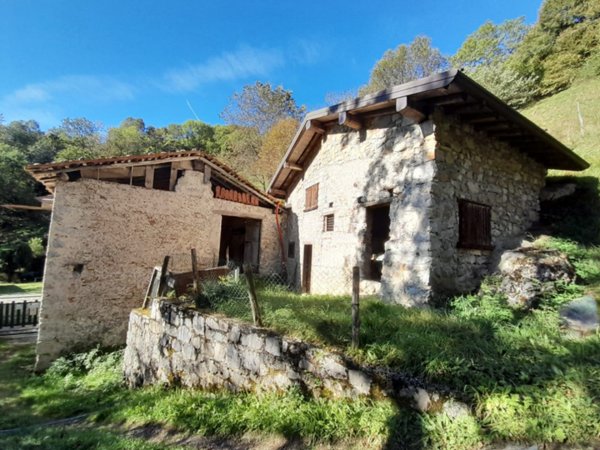 casa indipendente in vendita a Lavenone
