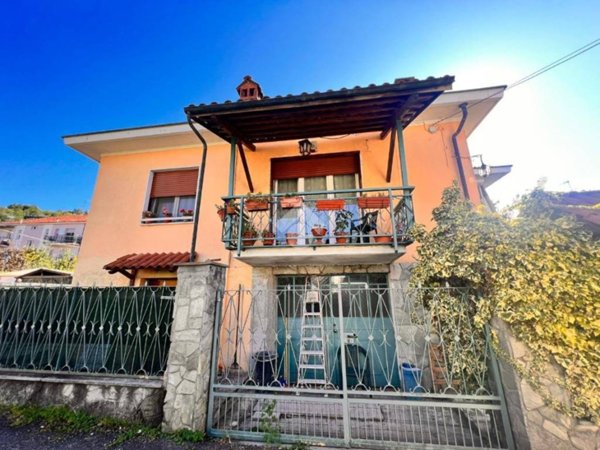 casa indipendente in vendita a Castiglione Torinese