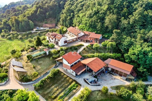 casa indipendente in vendita a Castiglione Torinese