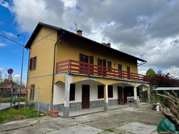 casa indipendente in vendita a Castiglione Torinese
