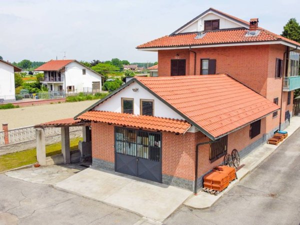 casa indipendente in vendita a Castiglione Torinese