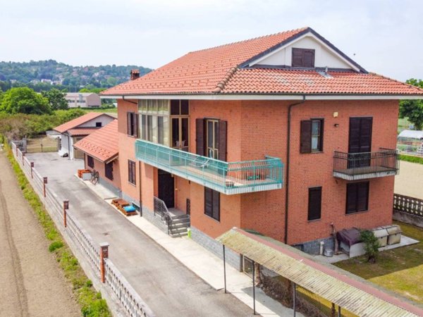 casa indipendente in vendita a Castiglione Torinese