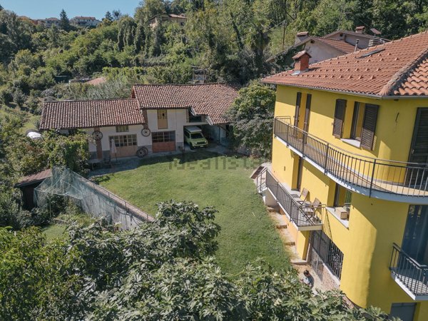 pentavano in vendita a Castiglione Torinese in zona Cordova