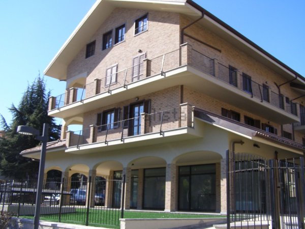 locale commerciale in vendita a Castiglione Torinese