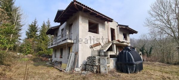 esavano in vendita a Castiglione Torinese