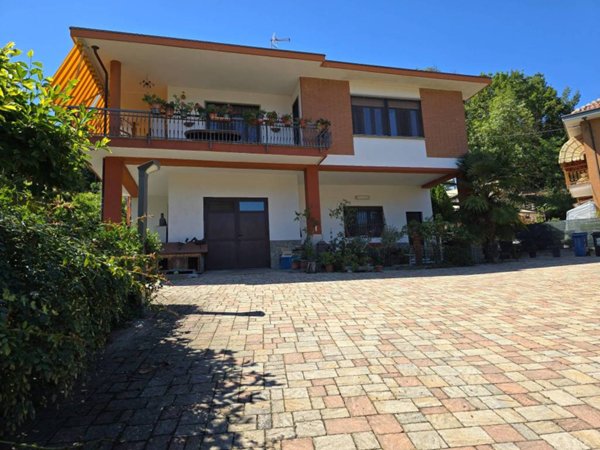 casa indipendente in vendita a Castiglione Torinese