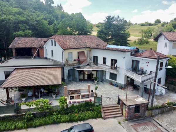 casa indipendente in vendita a Castiglione Torinese