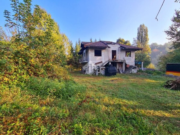 esavano in vendita a Castiglione Torinese