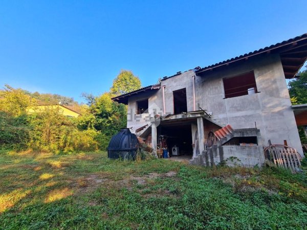 esavano in vendita a Castiglione Torinese