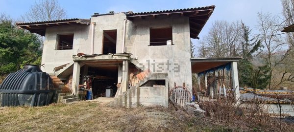 esavano in vendita a Castiglione Torinese in zona Rivodora