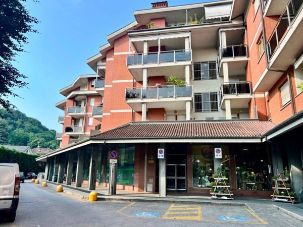 negozio in vendita a Castiglione Torinese in zona Rivodora