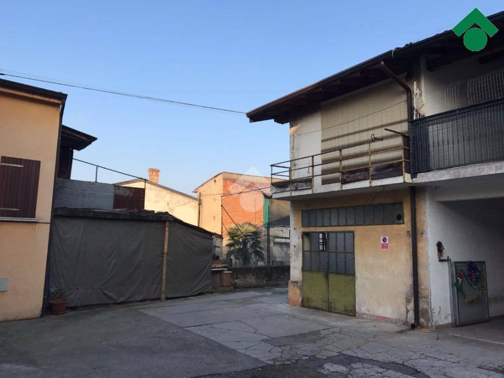 casa indipendente in vendita a Leno