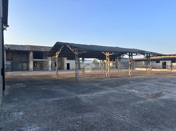 casa indipendente in vendita a Leno