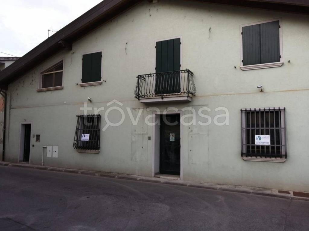 negozio in vendita a Leno