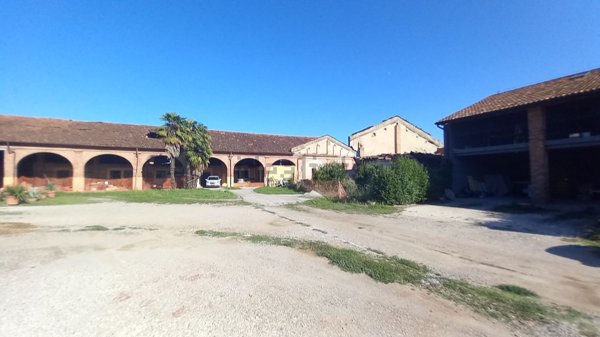 casale in vendita a Leno