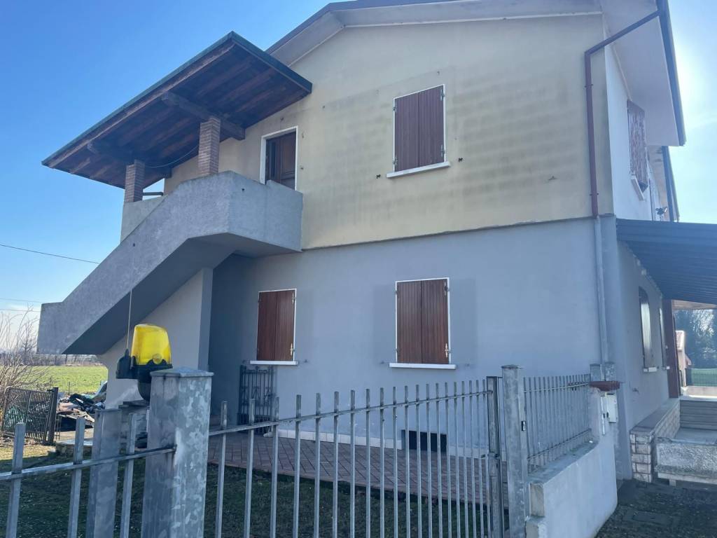 intera palazzina in vendita a Leno