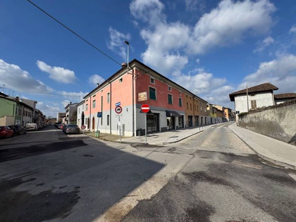 casa indipendente in vendita a Leno