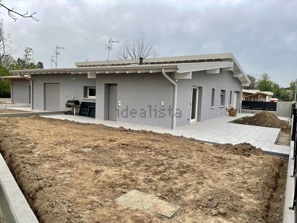 casa indipendente in vendita a Leno