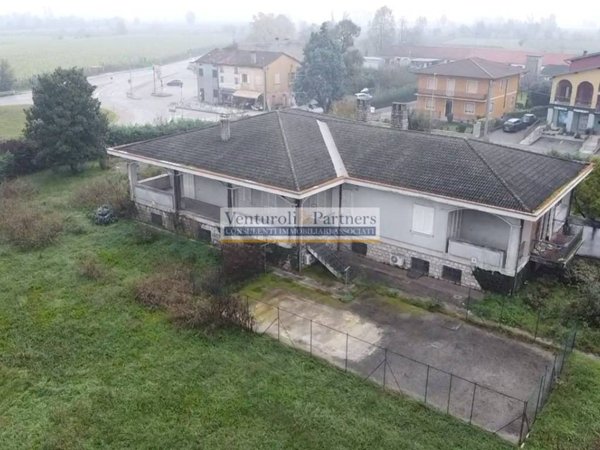 casa indipendente in vendita a Leno in zona Castelletto