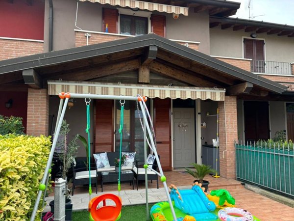 casa indipendente in vendita a Leno