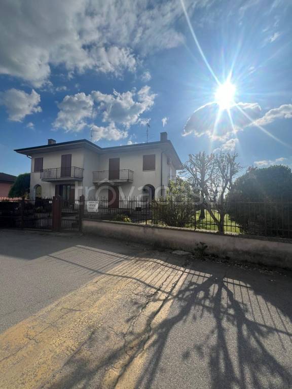 casa indipendente in vendita a Leno