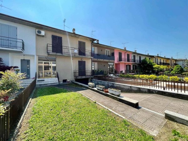 casa indipendente in vendita a Leno