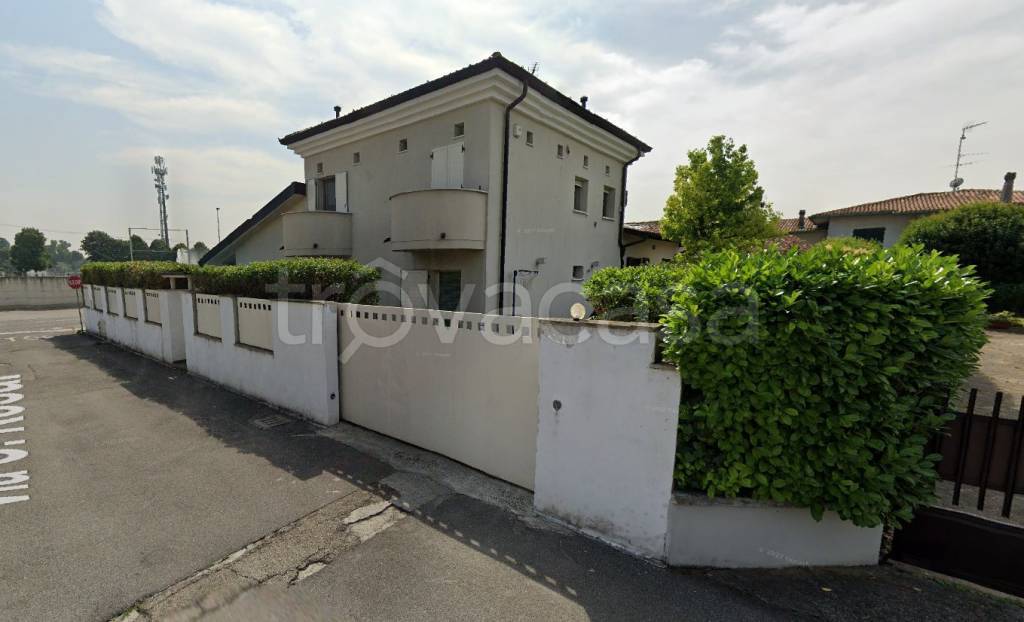 casa indipendente in vendita a Leno
