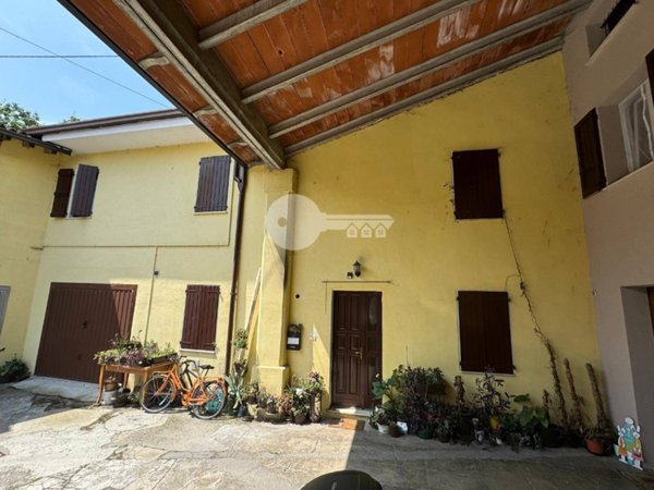 casa indipendente in vendita a Leno