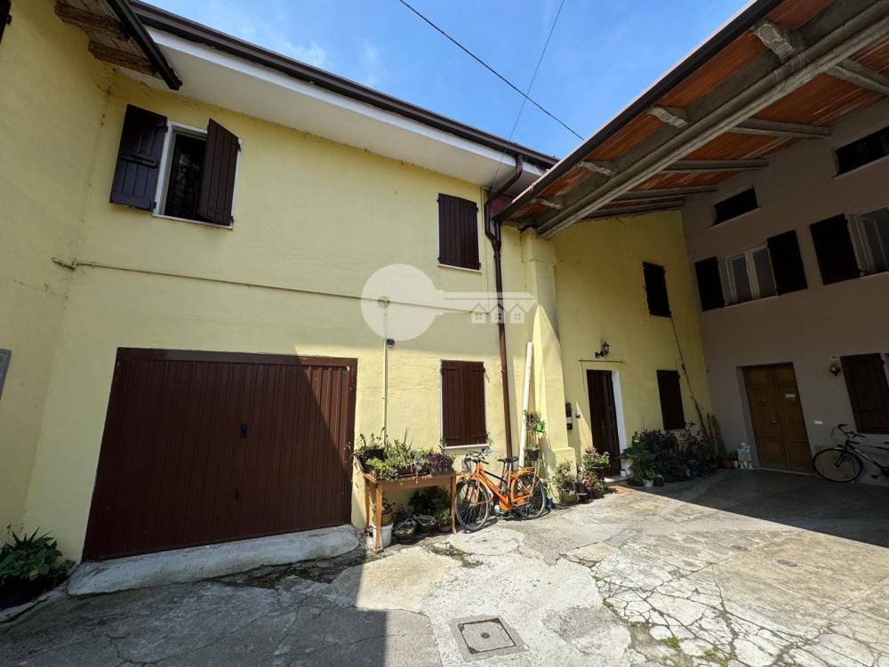 casa indipendente in vendita a Leno