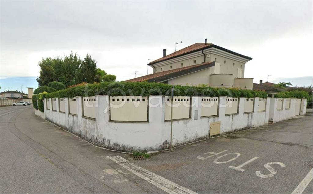 casa indipendente in vendita a Leno