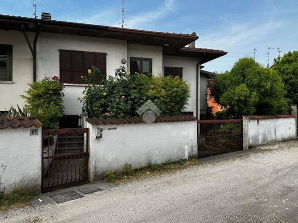 casa indipendente in vendita a Leno