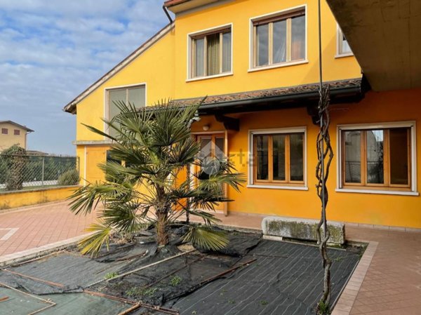 casa indipendente in vendita a Leno in zona Porzano