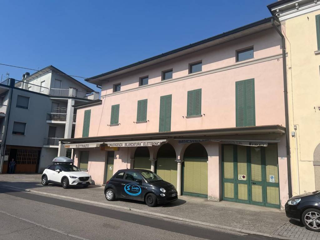 intera palazzina in vendita a Leno