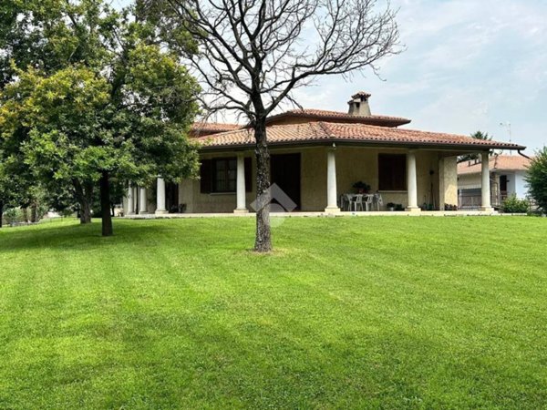 casa indipendente in vendita a Leno in zona Castelletto