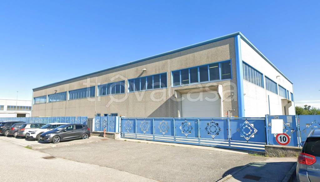 locale commerciale in vendita a Leno