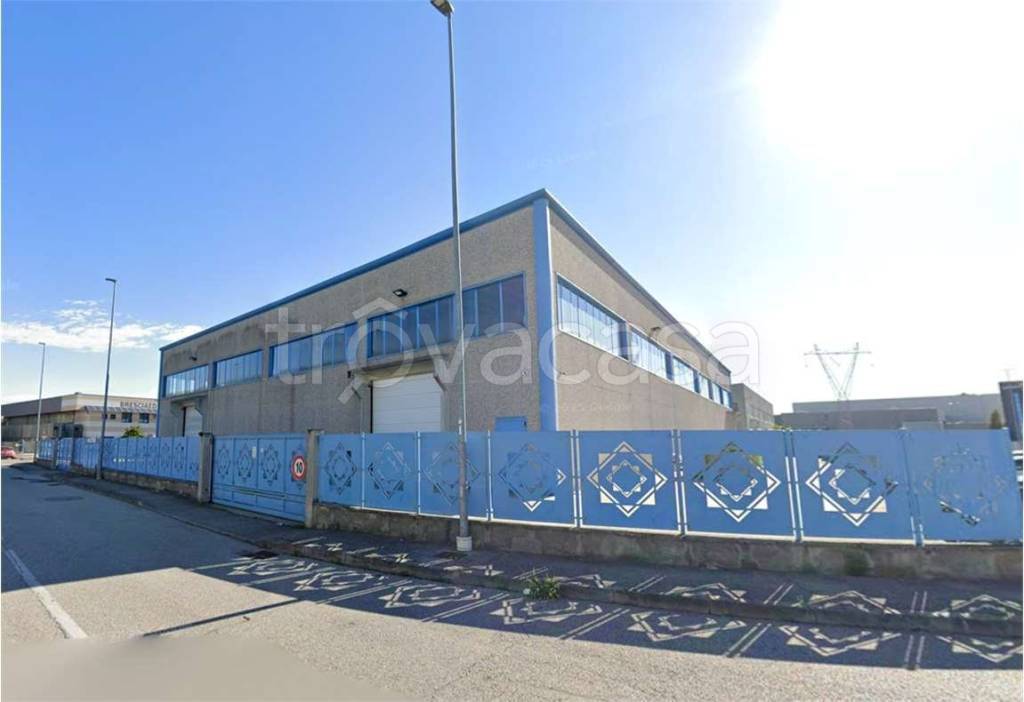 locale commerciale in vendita a Leno