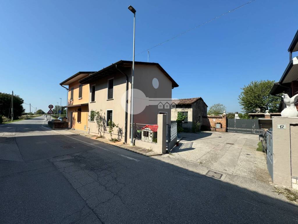 casa indipendente in vendita a Leno in zona Porzano