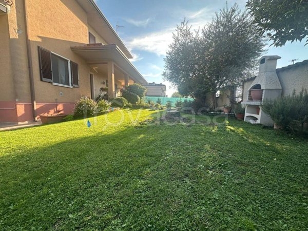 casa indipendente in vendita a Leno