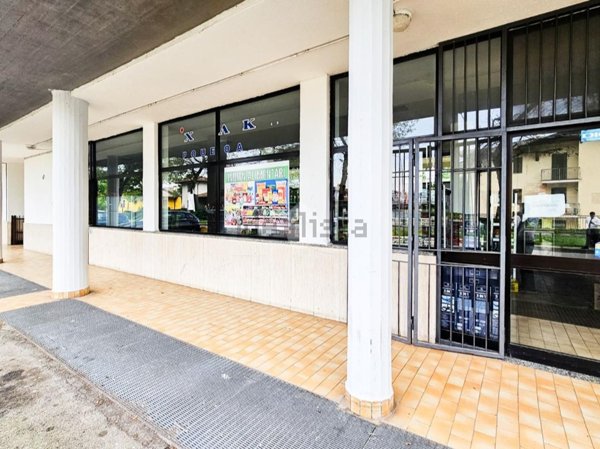 locale commerciale in vendita a Leno