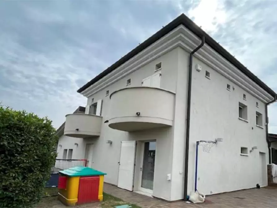 casa indipendente in vendita a Leno