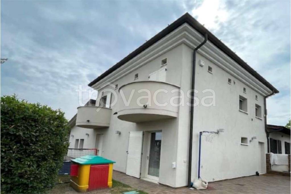 casa indipendente in vendita a Leno