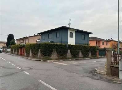 casa indipendente in vendita a Leno