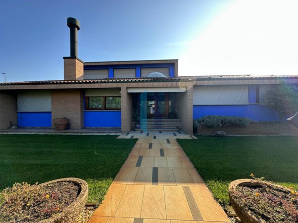 casa indipendente in vendita a Leno