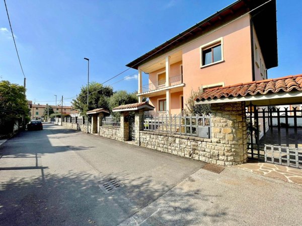 casa indipendente in vendita a Leno
