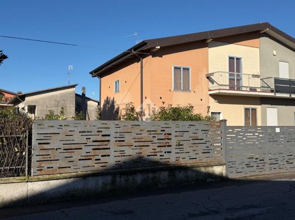 casa indipendente in vendita a Leno