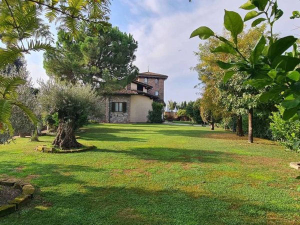 casa indipendente in vendita a Leno