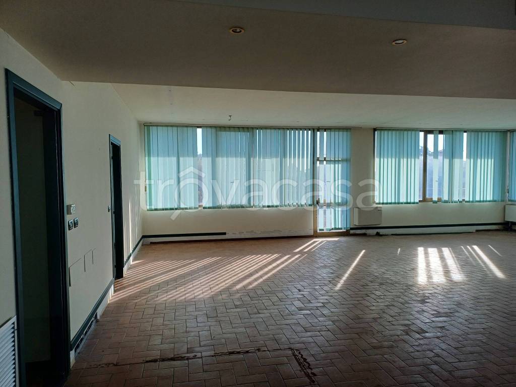 ufficio in vendita a Leno